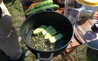 Ястия със слънчев котлон снимка на Dishes with a solar cooker
